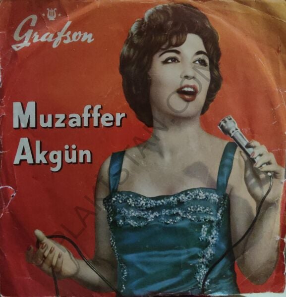 Muzaffer Akgün - Al Yeşil Dökün Anneler 45 LİK PLAK
